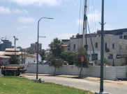 صور: البلدية تُباشر بحفر الاساسات على أرض مقبرة الاسعاف بمدينة يافا 